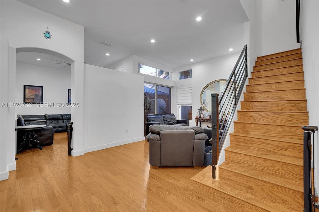 Real estate property located at 1135 Satinleaf St, Broward, West Lake Village Plat, Hollywood, FL
