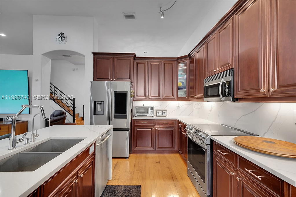 Real estate property located at 1135 Satinleaf St, Broward, West Lake Village Plat, Hollywood, FL