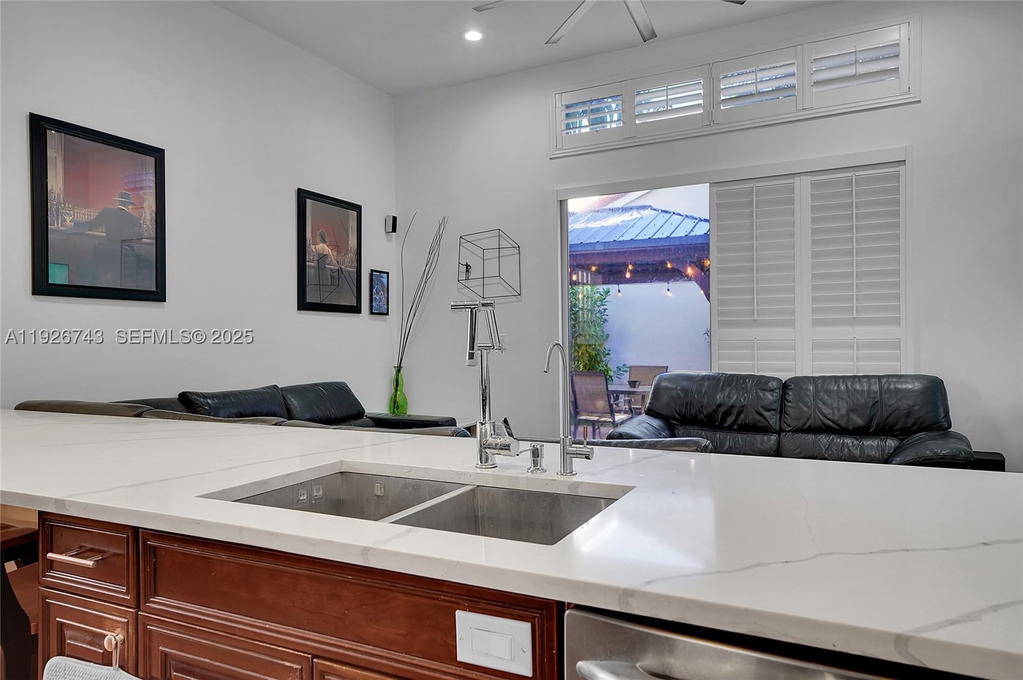 Real estate property located at 1135 Satinleaf St, Broward, West Lake Village Plat, Hollywood, FL