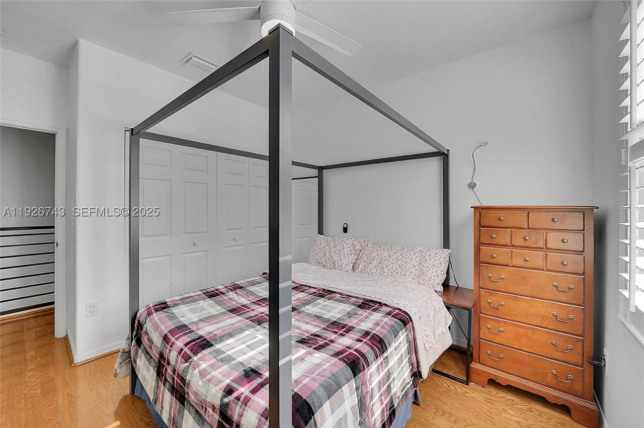 Real estate property located at 1135 Satinleaf St, Broward, West Lake Village Plat, Hollywood, FL
