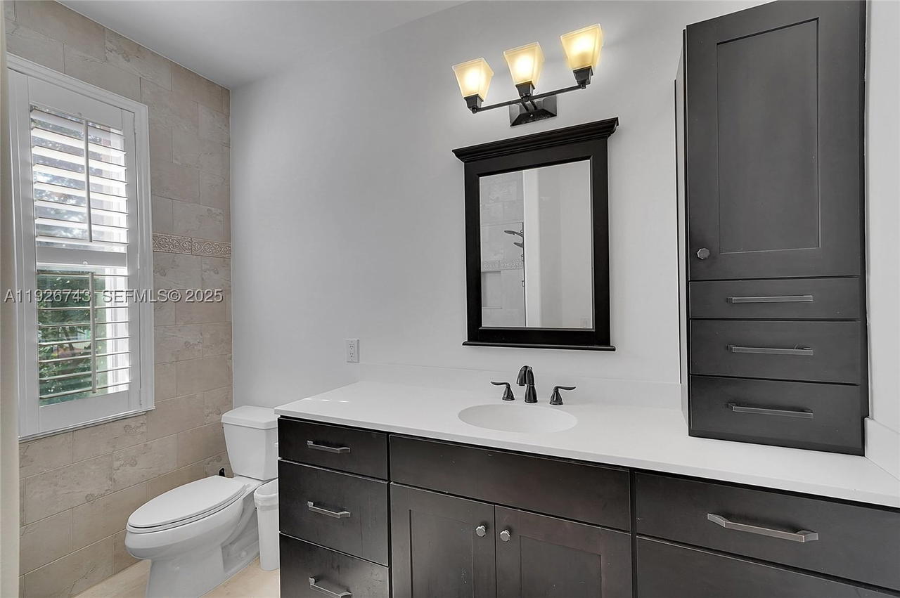 Real estate property located at 1135 Satinleaf St, Broward, West Lake Village Plat, Hollywood, FL