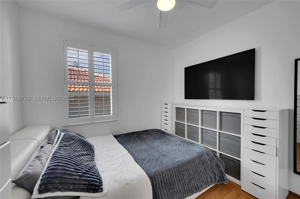 Real estate property located at 1135 Satinleaf St, Broward, West Lake Village Plat, Hollywood, FL