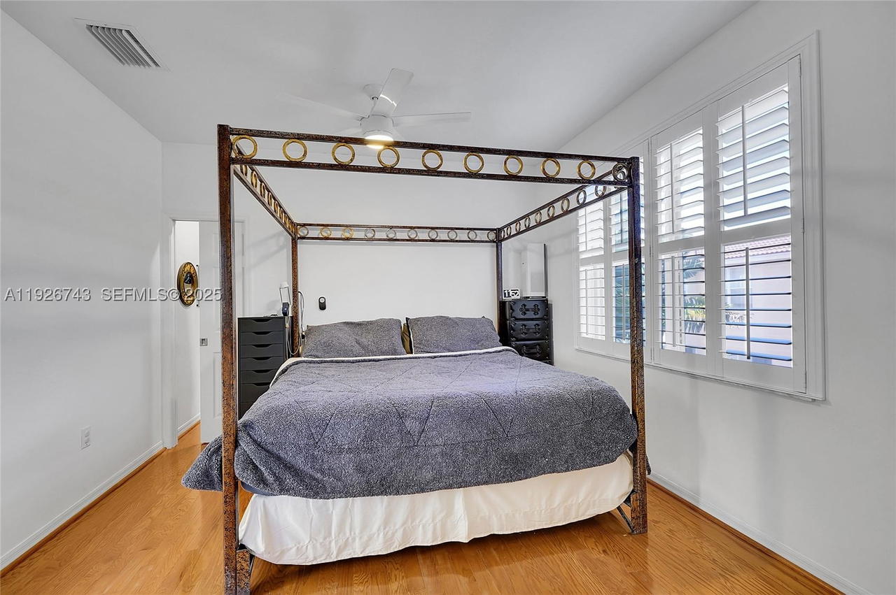 Real estate property located at 1135 Satinleaf St, Broward, West Lake Village Plat, Hollywood, FL
