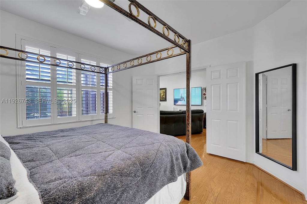 Real estate property located at 1135 Satinleaf St, Broward, West Lake Village Plat, Hollywood, FL