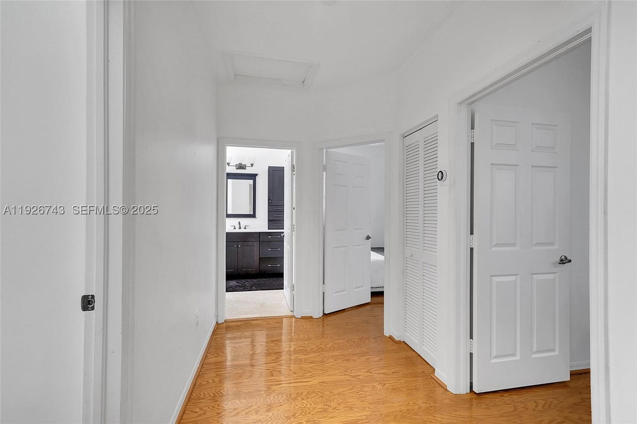 Real estate property located at 1135 Satinleaf St, Broward, West Lake Village Plat, Hollywood, FL