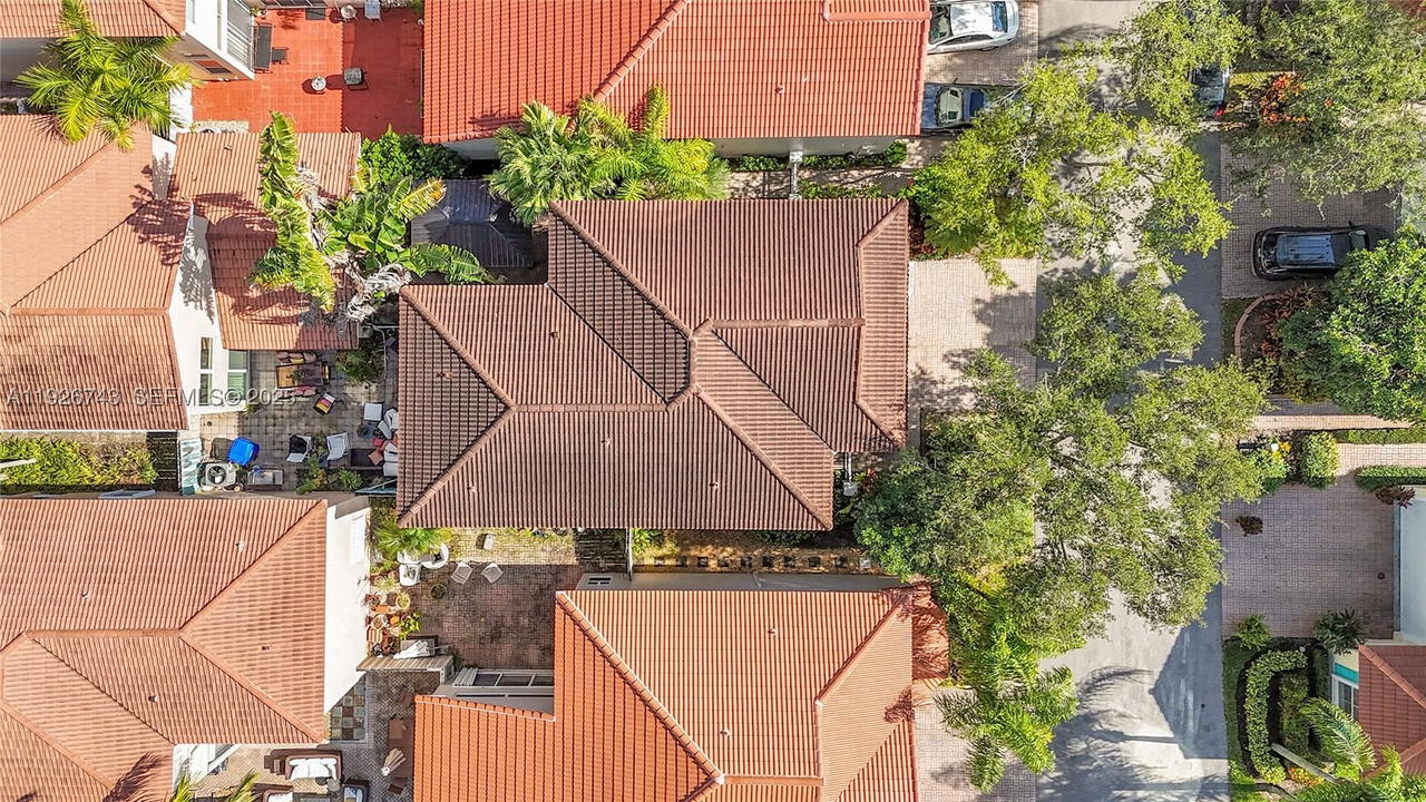Real estate property located at 1135 Satinleaf St, Broward, West Lake Village Plat, Hollywood, FL