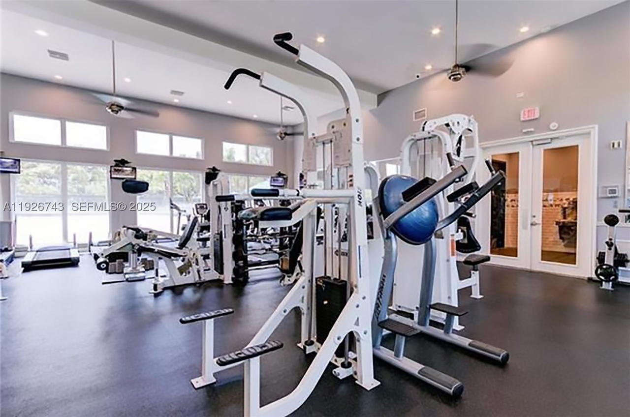 Real estate property located at 1135 Satinleaf St, Broward, West Lake Village Plat, Hollywood, FL