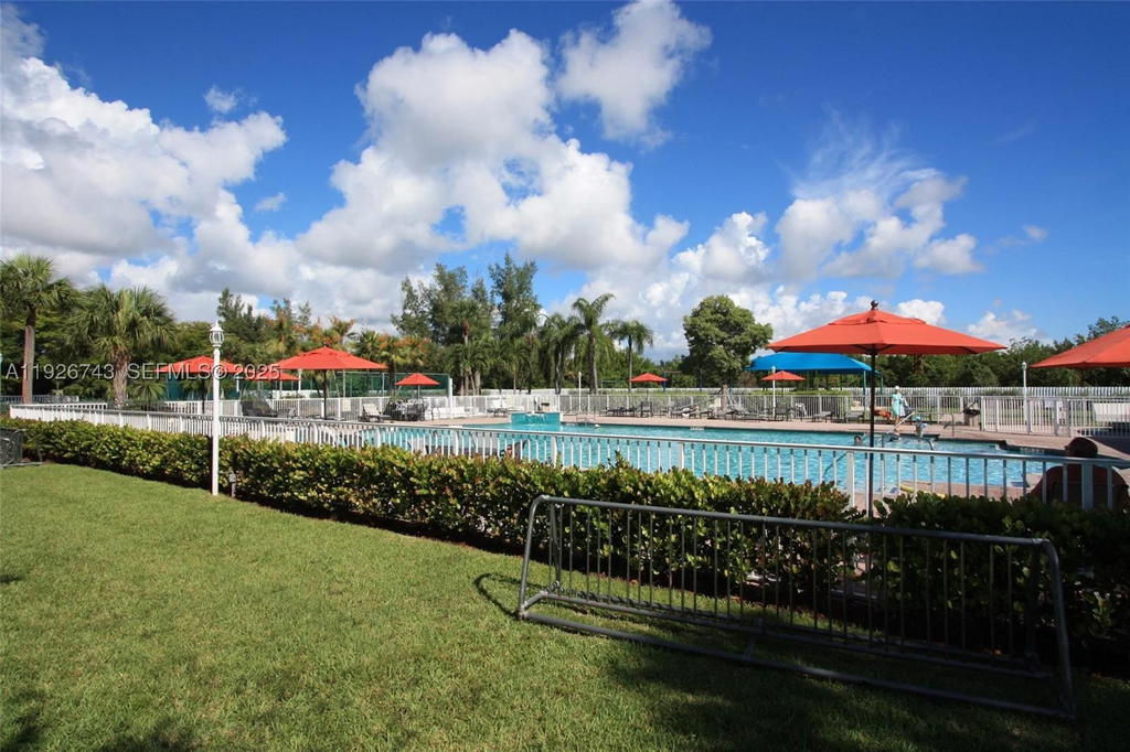 Real estate property located at 1135 Satinleaf St, Broward, West Lake Village Plat, Hollywood, FL