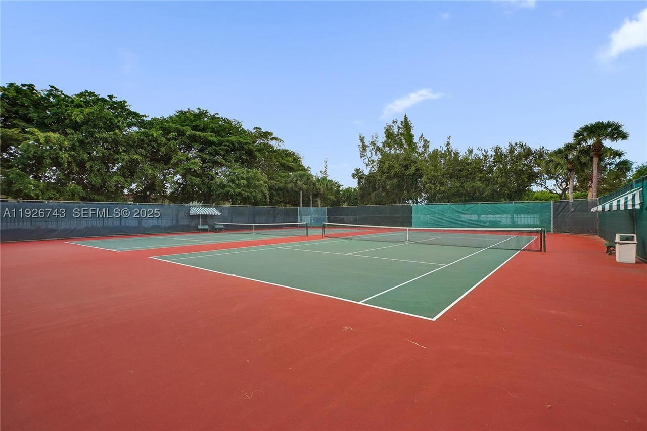 Real estate property located at 1135 Satinleaf St, Broward, West Lake Village Plat, Hollywood, FL