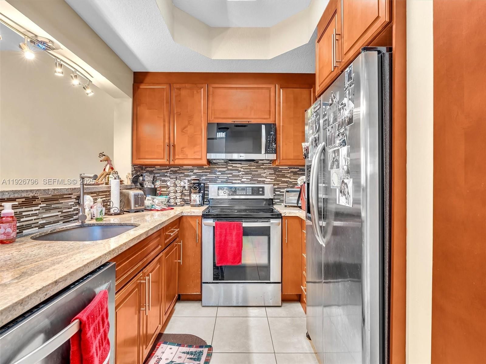 Real estate property located at 2150 Anchor Ct #2310, Broward, Villas At Harbor Isles Co, Dania Beach, FL