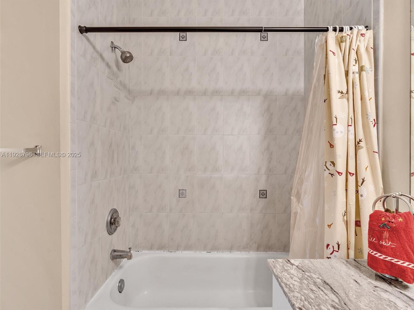 Real estate property located at 2150 Anchor Ct #2310, Broward, Villas At Harbor Isles Co, Dania Beach, FL