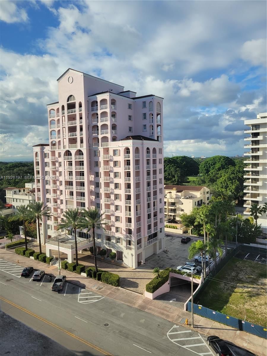 Real estate property located at 700 Biltmore Way #915, Miami-dade, David William Hotel Condo, Coral Gables, FL