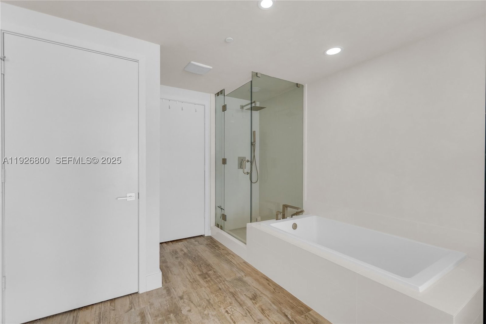 Real estate property located at 650 32nd St #2901, Miami-dade, Paraiso Bay Condo, Miami, FL