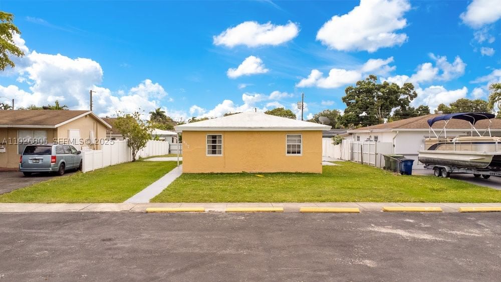 Real estate property located at 417 3rd St, Broward, Hallandale Garden Park, Hallandale Beach, FL