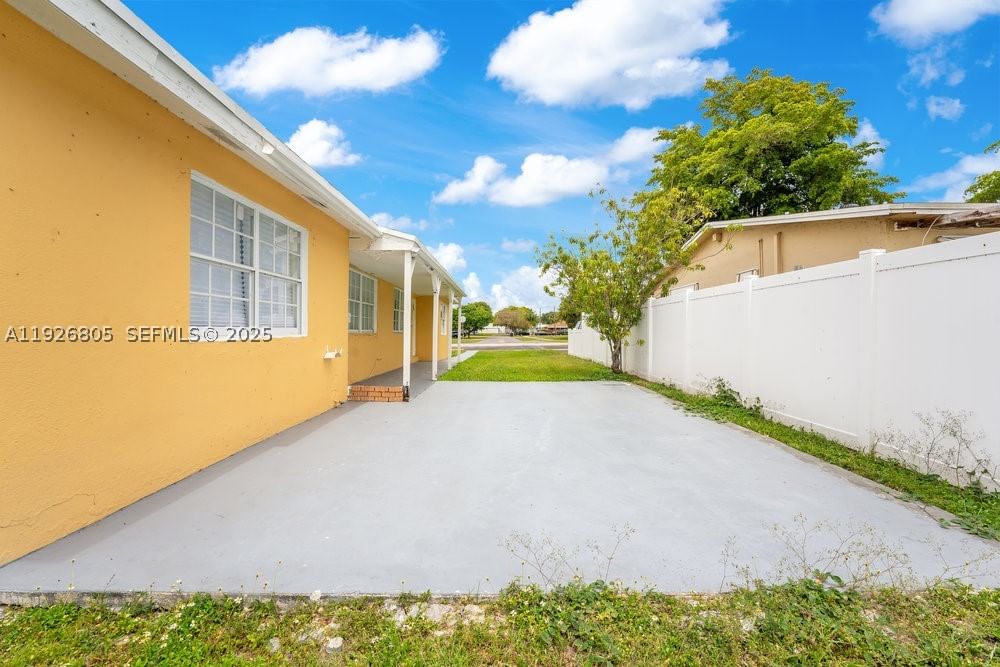 Real estate property located at 417 3rd St, Broward, Hallandale Garden Park, Hallandale Beach, FL