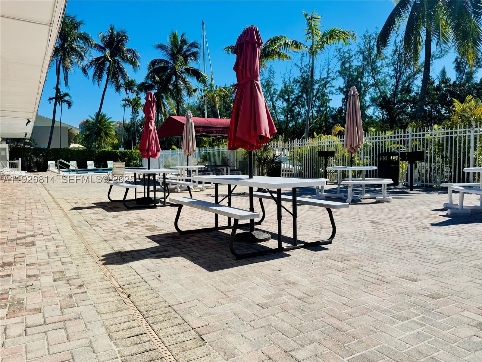 Real estate property located at 3660 166th St #812, Miami-dade, Eastern Shores White Hous, North Miami Beach, FL