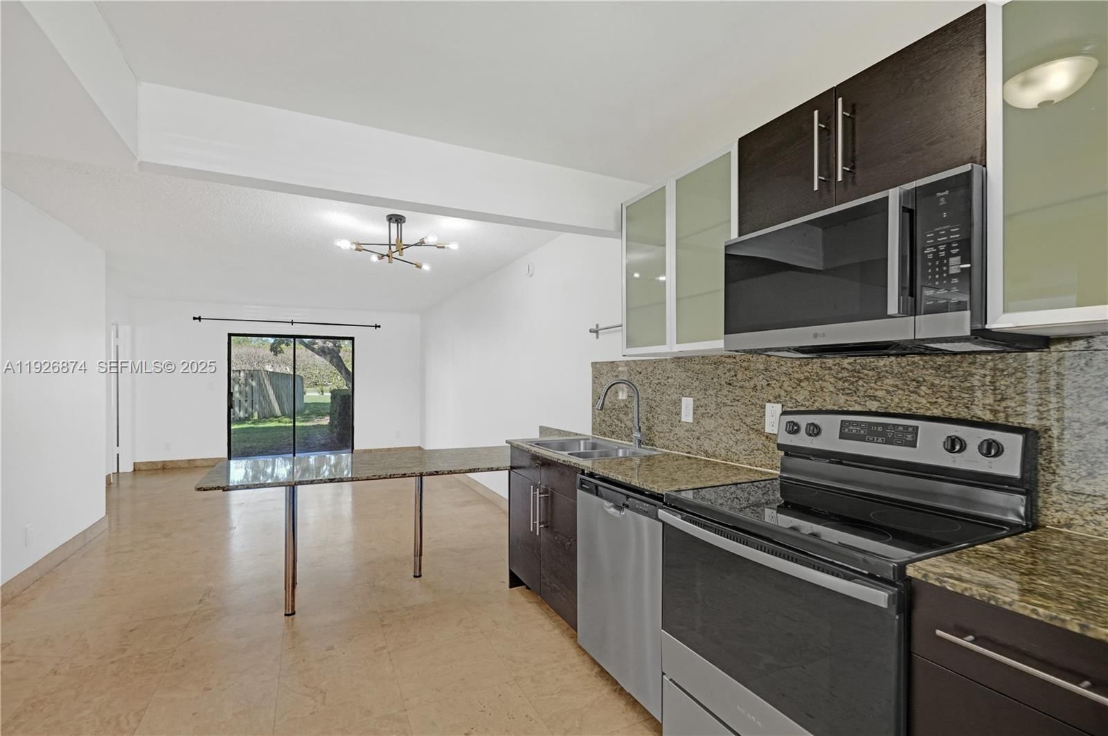 Real estate property located at 15801 Waterside Cir #101, Broward, Waterside Village Three C, Sunrise, FL
