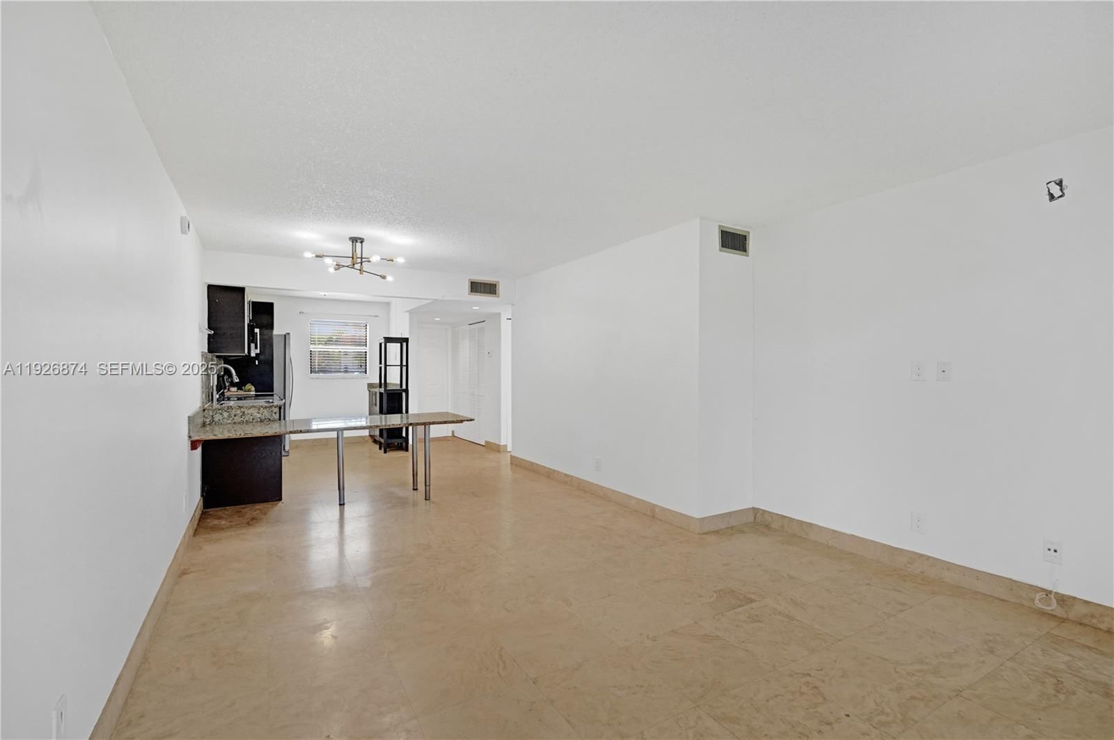 Real estate property located at 15801 Waterside Cir #101, Broward, Waterside Village Three C, Sunrise, FL