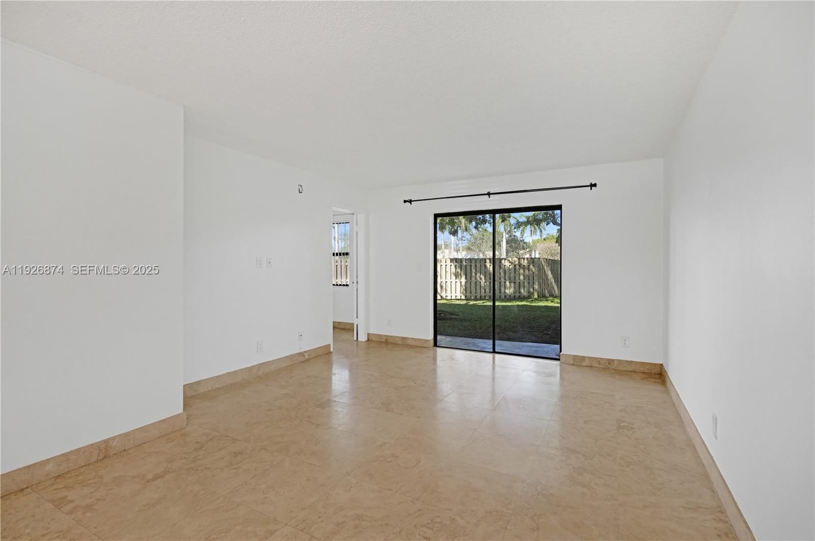 Real estate property located at 15801 Waterside Cir #101, Broward, Waterside Village Three C, Sunrise, FL