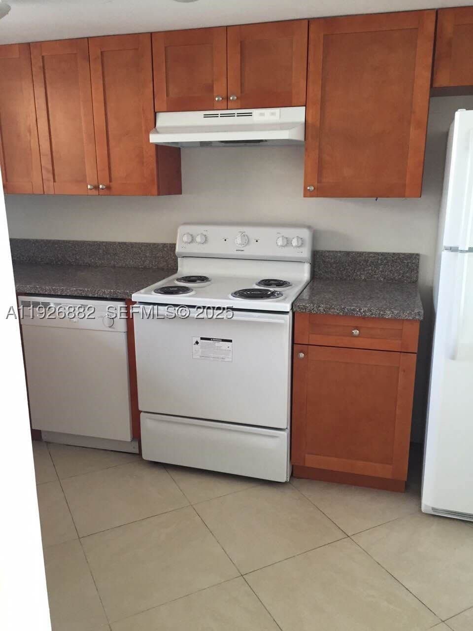 Real estate property located at 9375 Fontainebleau Blvd L423, Miami-dade, The Beach Club Fontainebl, Miami, FL