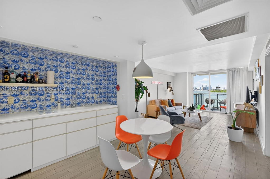 Real estate property located at 1100 West Ave #624, Miami-dade, 1100 West Condo, Miami Beach, FL