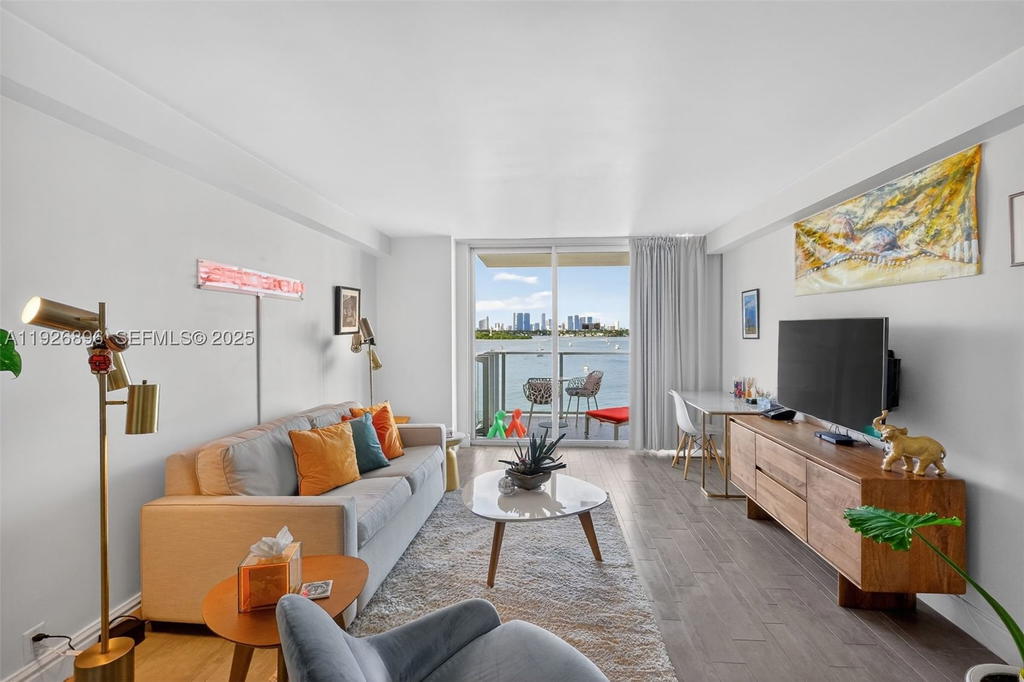Real estate property located at 1100 West Ave #624, Miami-dade, 1100 West Condo, Miami Beach, FL