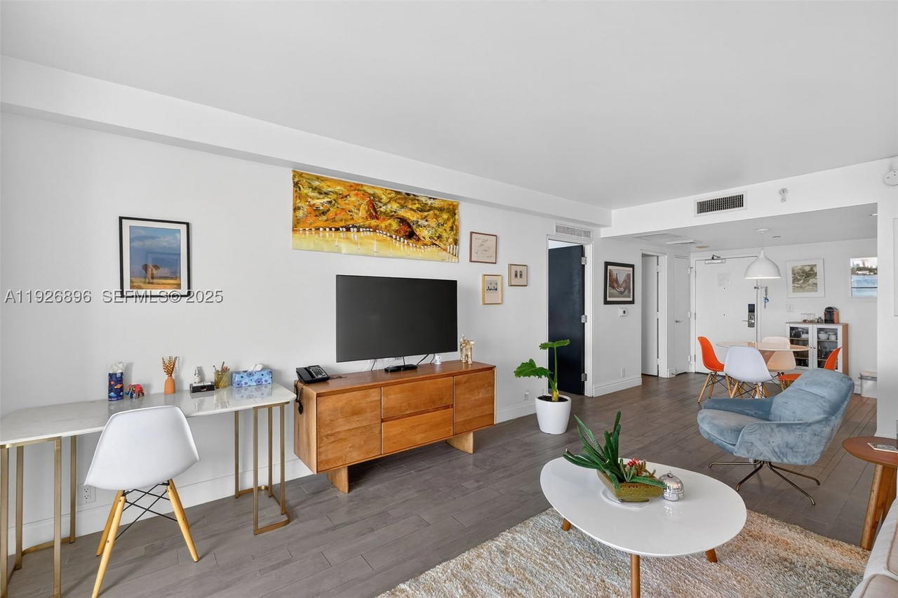Real estate property located at 1100 West Ave #624, Miami-dade, 1100 West Condo, Miami Beach, FL