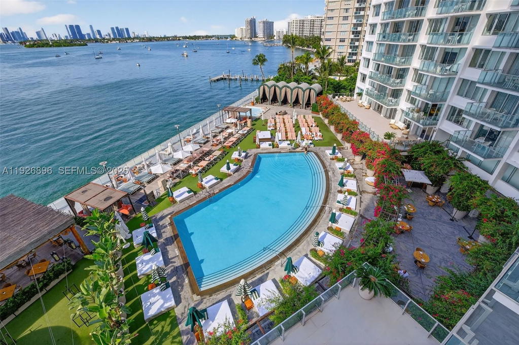 Real estate property located at 1100 West Ave #624, Miami-dade, 1100 West Condo, Miami Beach, FL