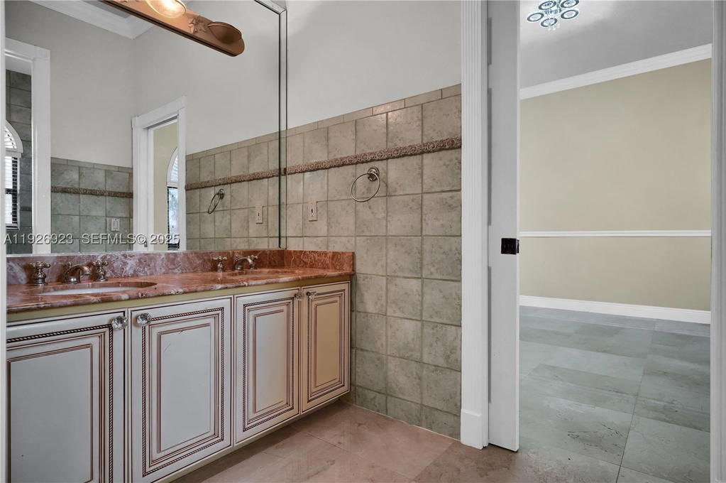 Real estate property located at 3001 132nd Ave, Miami-dade, J G Heads Farms Unit A, Miami, FL