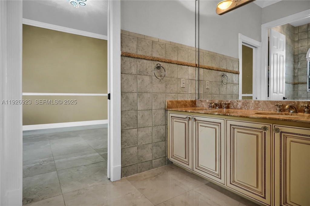 Real estate property located at 3001 132nd Ave, Miami-dade, J G Heads Farms Unit A, Miami, FL