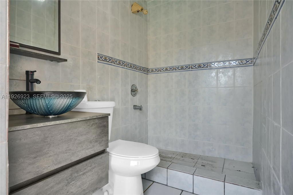 Real estate property located at 3001 132nd Ave, Miami-dade, J G Heads Farms Unit A, Miami, FL