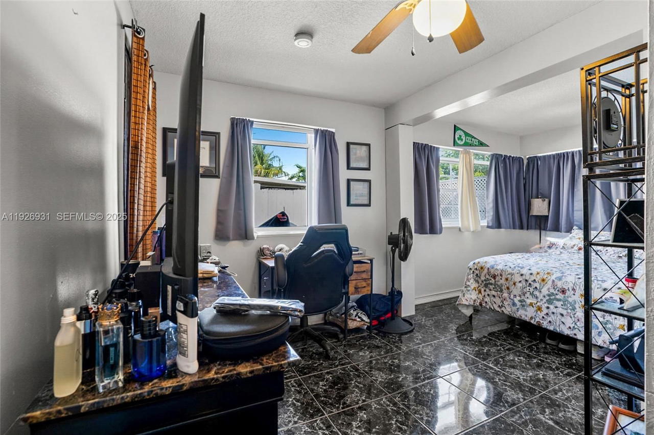 Real estate property located at 3010 10th Ter, Broward, Cresthaven No 5, Pompano Beach, FL