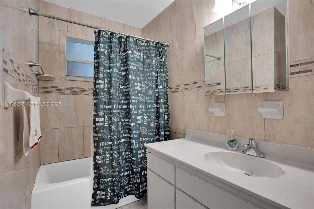 Real estate property located at 2410 Flamingo Dr, Broward, Miramar Sec 8, Miramar, FL