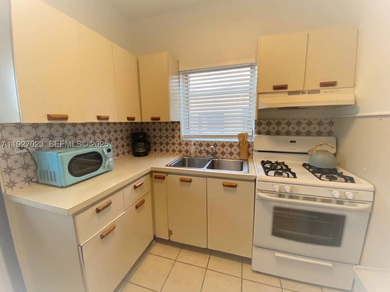Real estate property located at 1872 9th St, Miami-dade, Shenandoah, Miami, FL