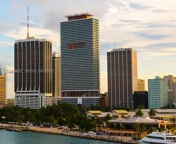 Real estate property located at 50 BISCAYNE Blvd #3807, Miami-dade, 50 Biscayne Condo, Miami, FL
