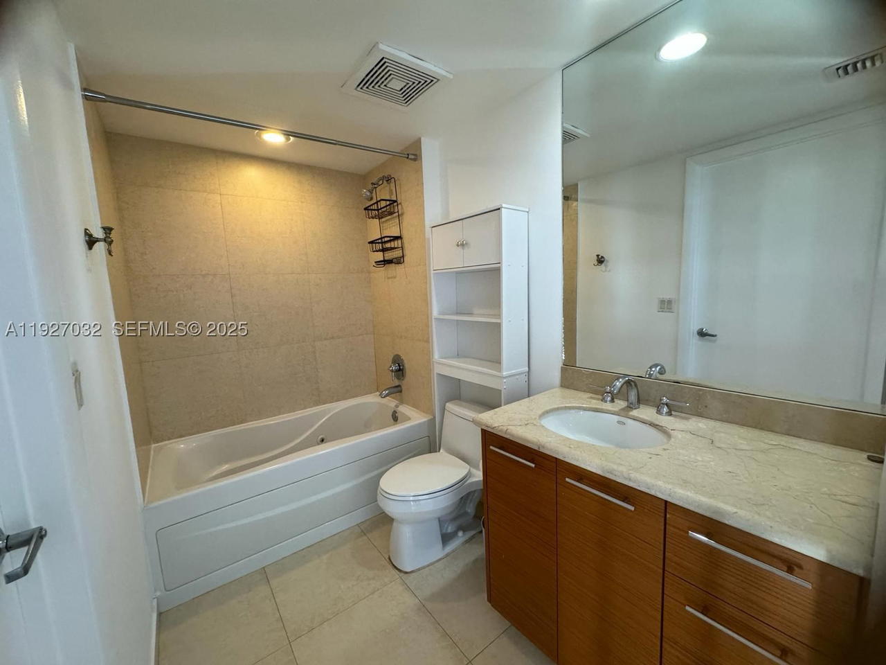Real estate property located at 50 BISCAYNE Blvd #3807, Miami-dade, 50 Biscayne Condo, Miami, FL