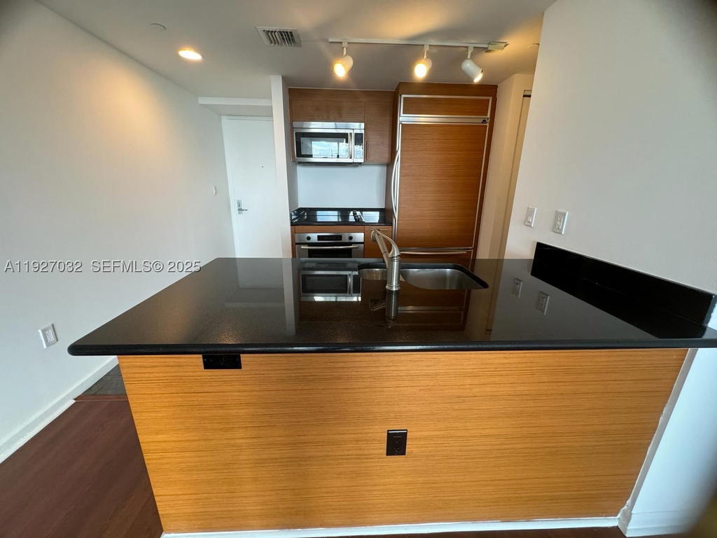 Real estate property located at 50 BISCAYNE Blvd #3807, Miami-dade, 50 Biscayne Condo, Miami, FL