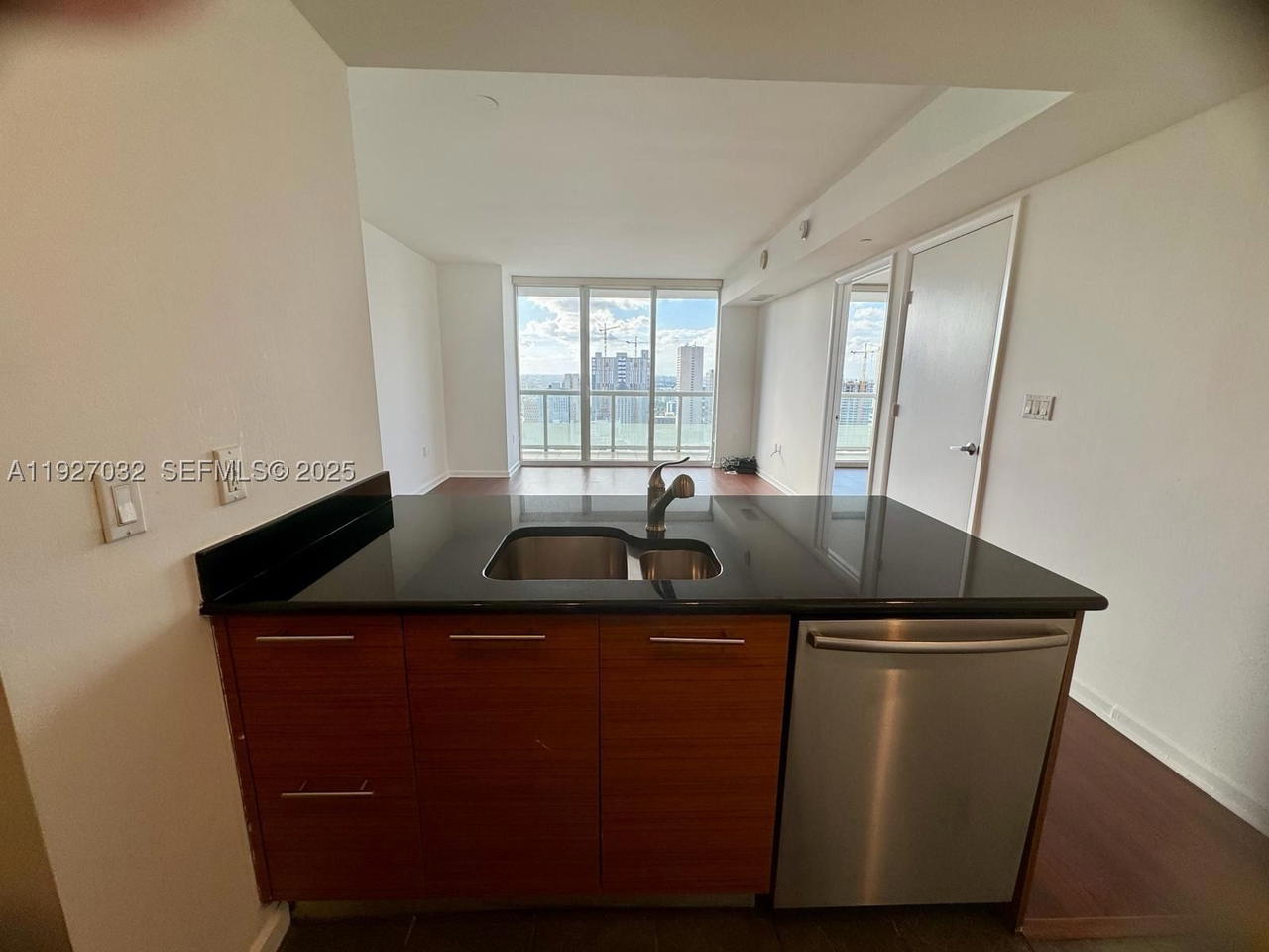 Real estate property located at 50 BISCAYNE Blvd #3807, Miami-dade, 50 Biscayne Condo, Miami, FL