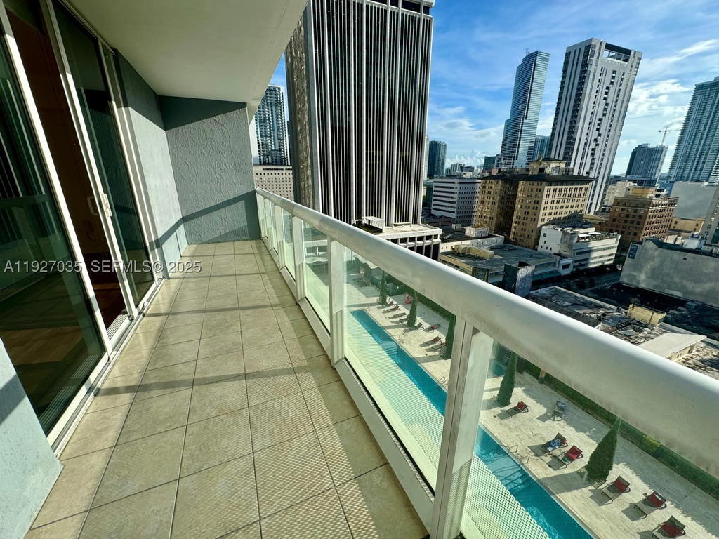 Real estate property located at 50 BISCAYNE BLVD #1703, Miami-dade, 50 Biscayne Condo, Miami, FL