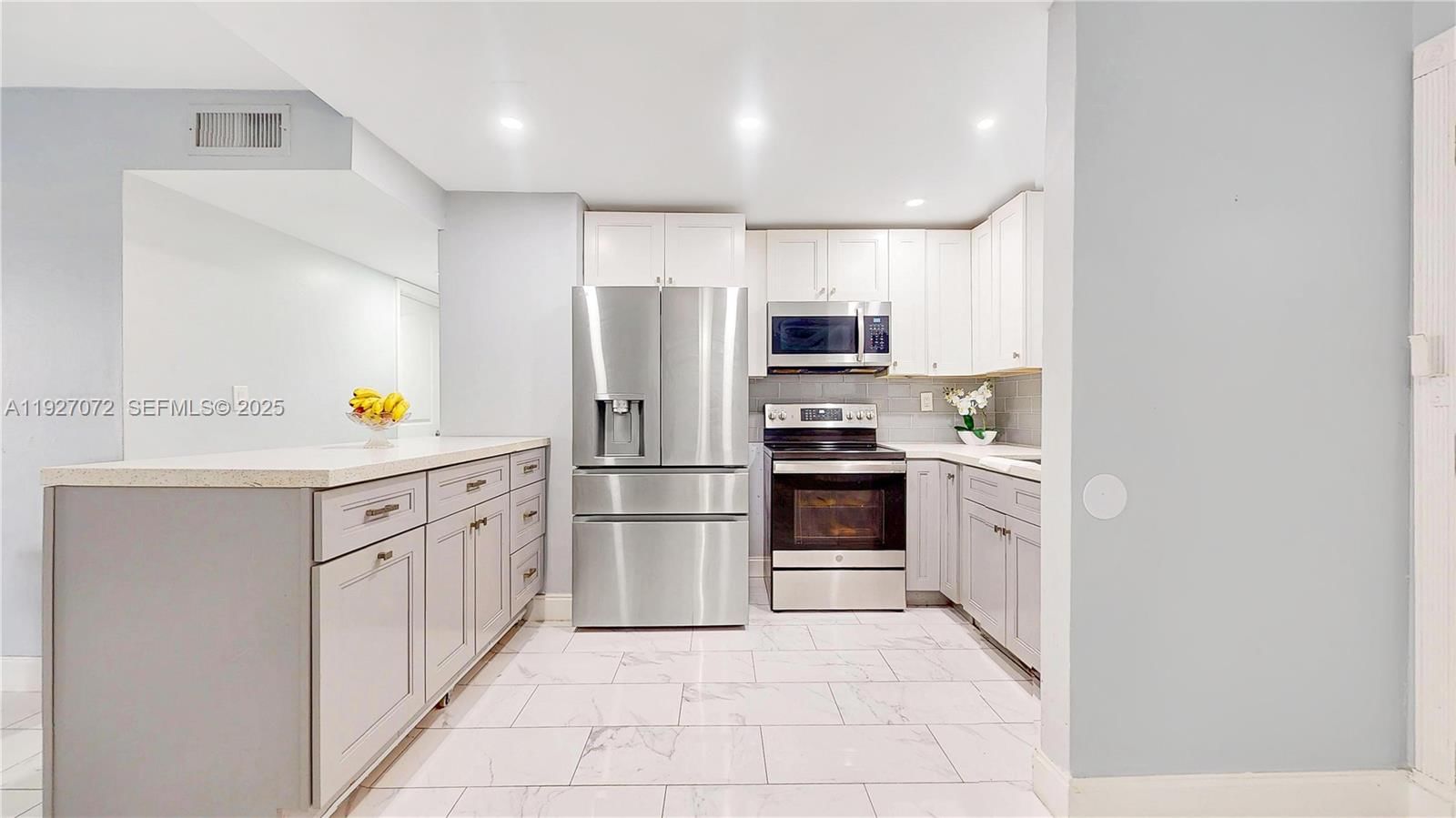 Real estate property located at 6195 18th Ave G101, Miami-dade, Los Suenos Condo, Hialeah, FL