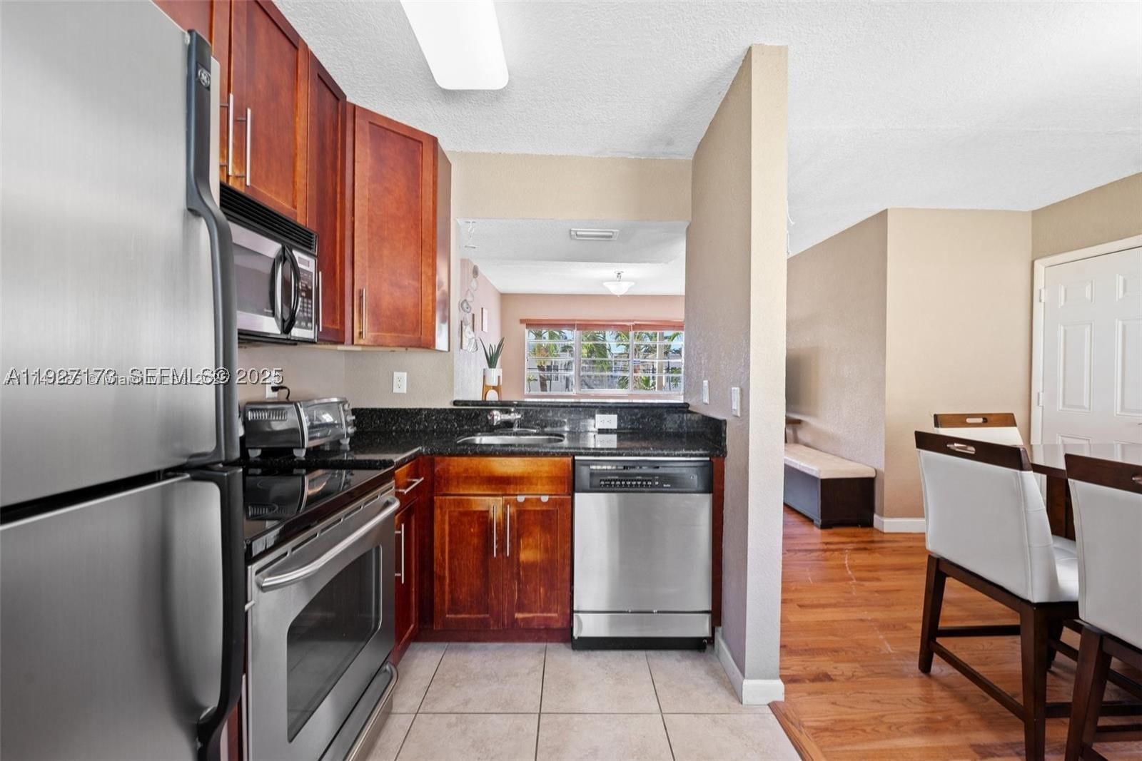 Real estate property located at 8345 Byron Ave #6, Miami-dade, Ritz Royal Palm Condo, Miami Beach, FL
