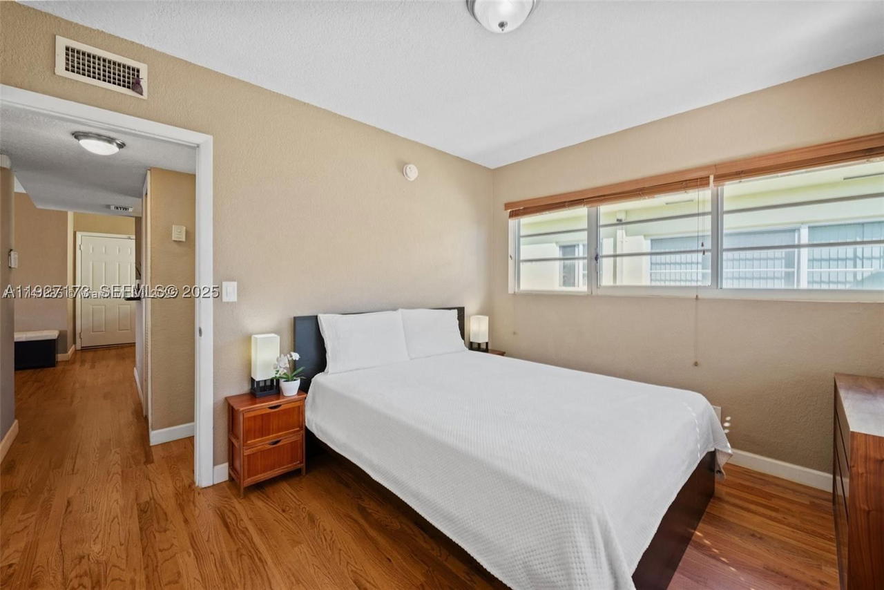 Real estate property located at 8345 Byron Ave #6, Miami-dade, Ritz Royal Palm Condo, Miami Beach, FL