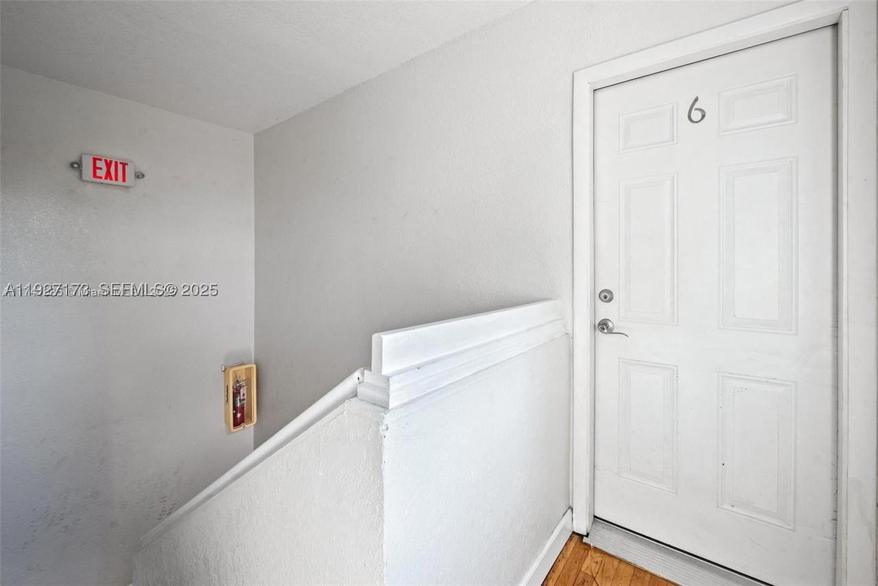 Real estate property located at 8345 Byron Ave #6, Miami-dade, Ritz Royal Palm Condo, Miami Beach, FL
