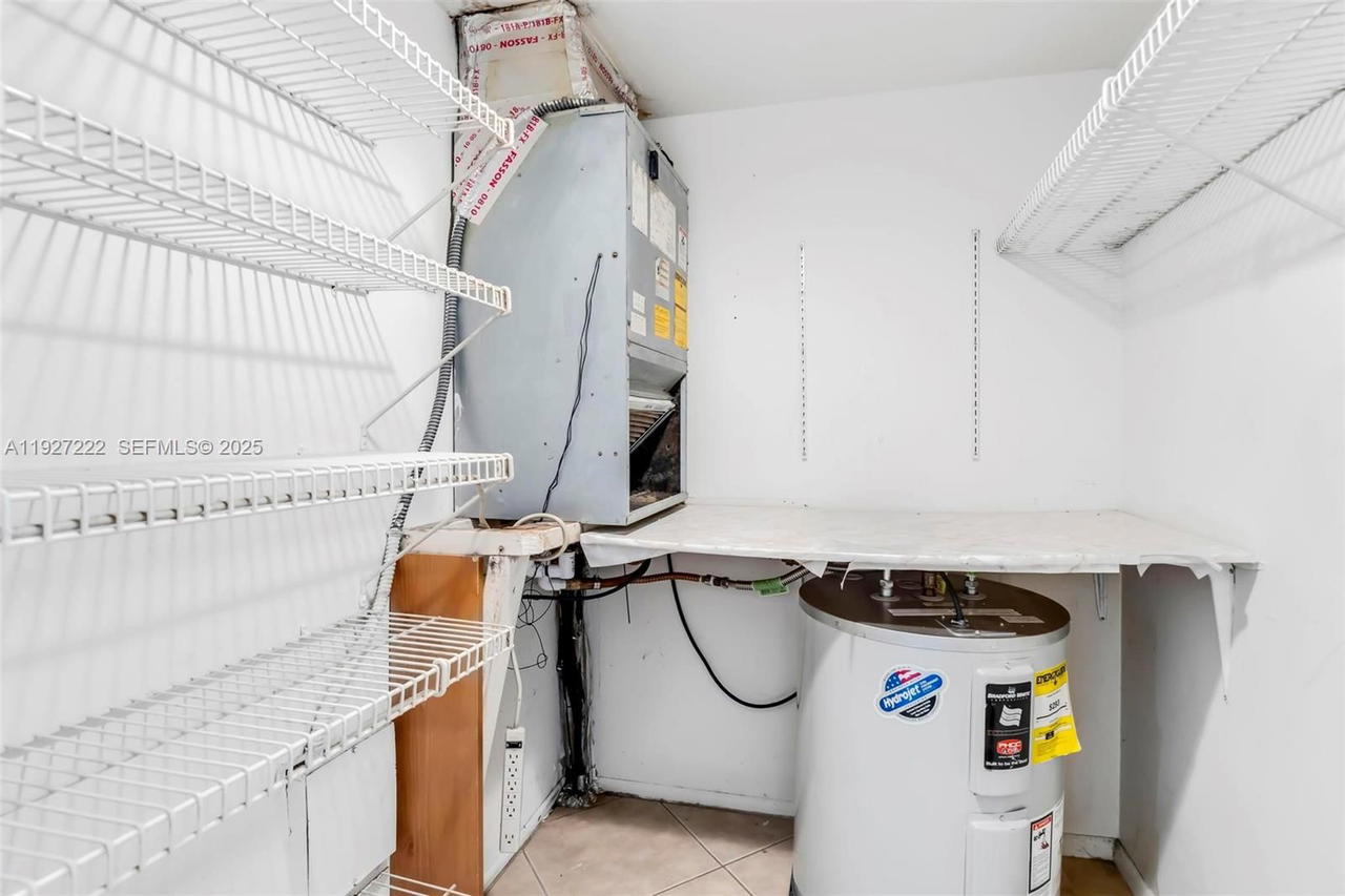 Real estate property located at 300 Layne Blvd #311, Broward, Paradise By The Sea Condo, Hallandale Beach, FL