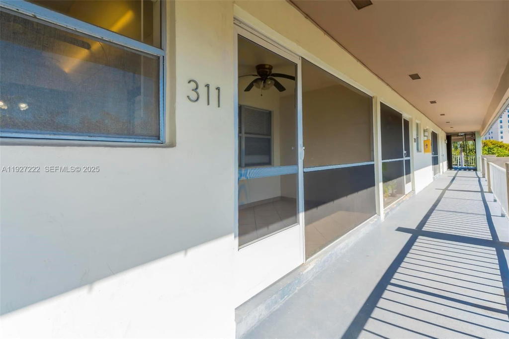 Real estate property located at 300 Layne Blvd #311, Broward, Paradise By The Sea Condo, Hallandale Beach, FL