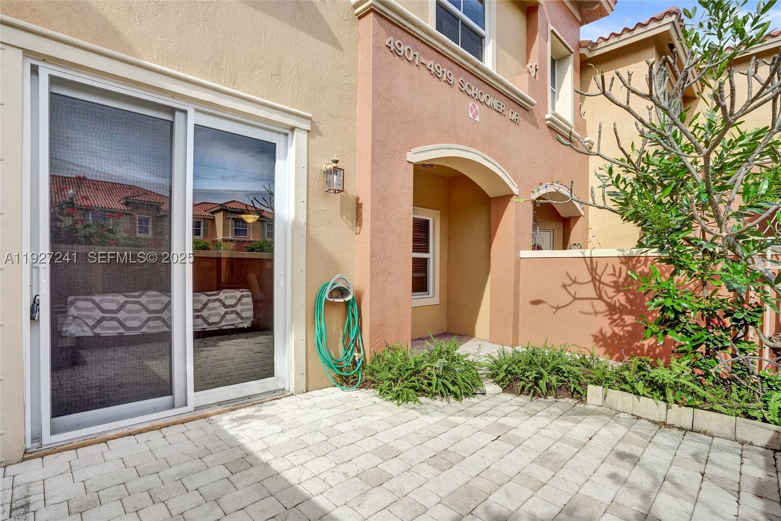 Real estate property located at 4909 Schooner Drive, Broward, Villas At Harbor Isles Con, Fort Lauderdale, FL