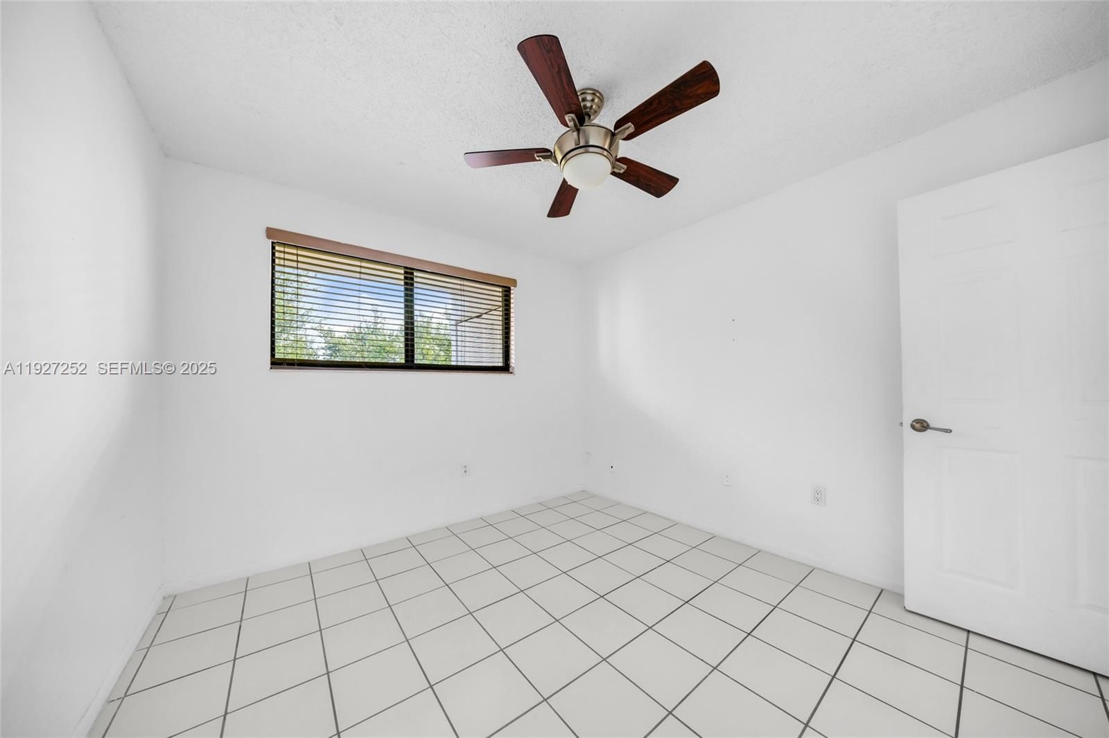 Real estate property located at 5765 25th Ct #411, Miami-dade, El Pueblo De Vera Condo, Hialeah, FL