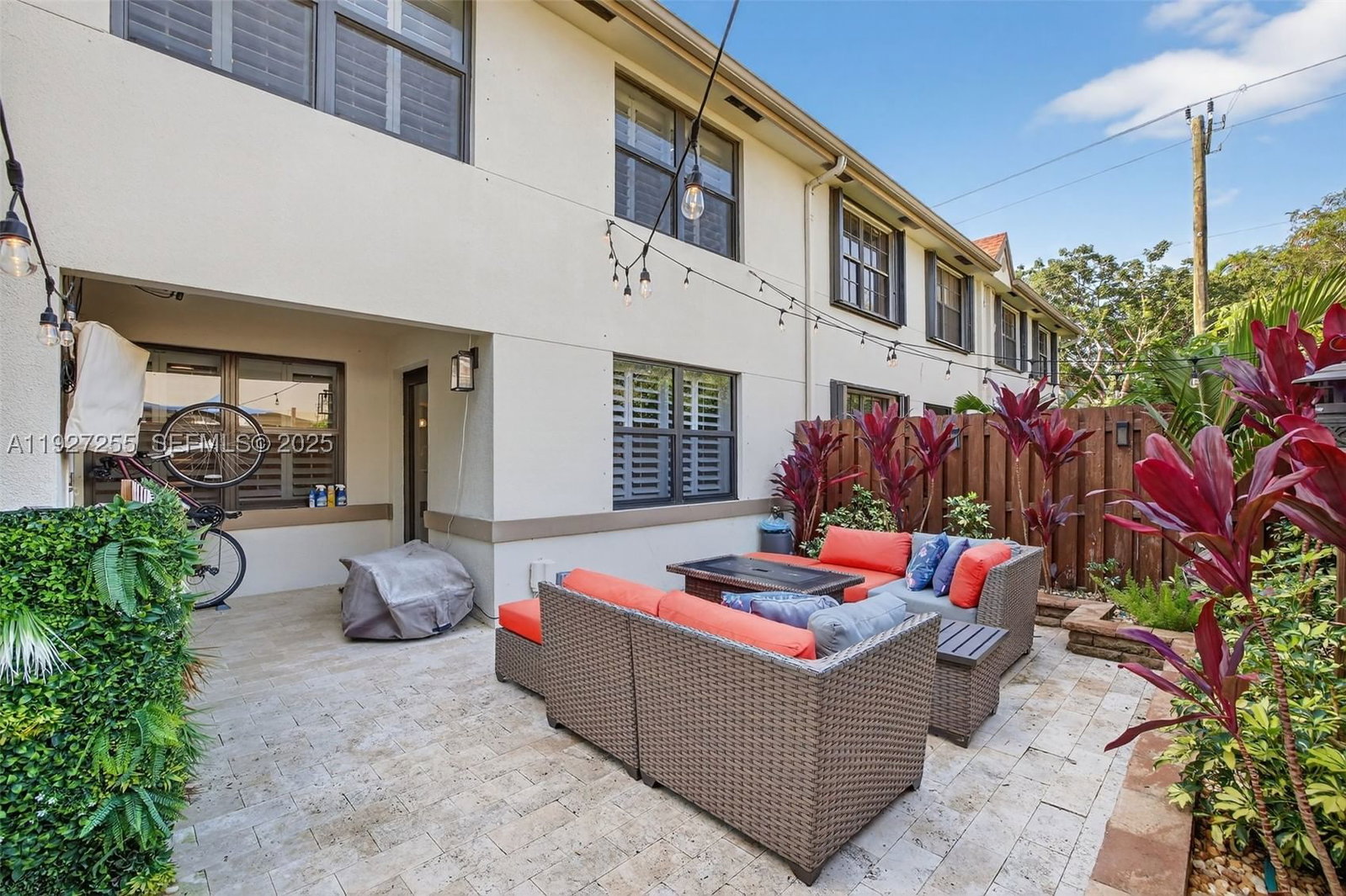 Real estate property located at 237 City View Dr #237, Broward, City View Townhomes, Fort Lauderdale, FL