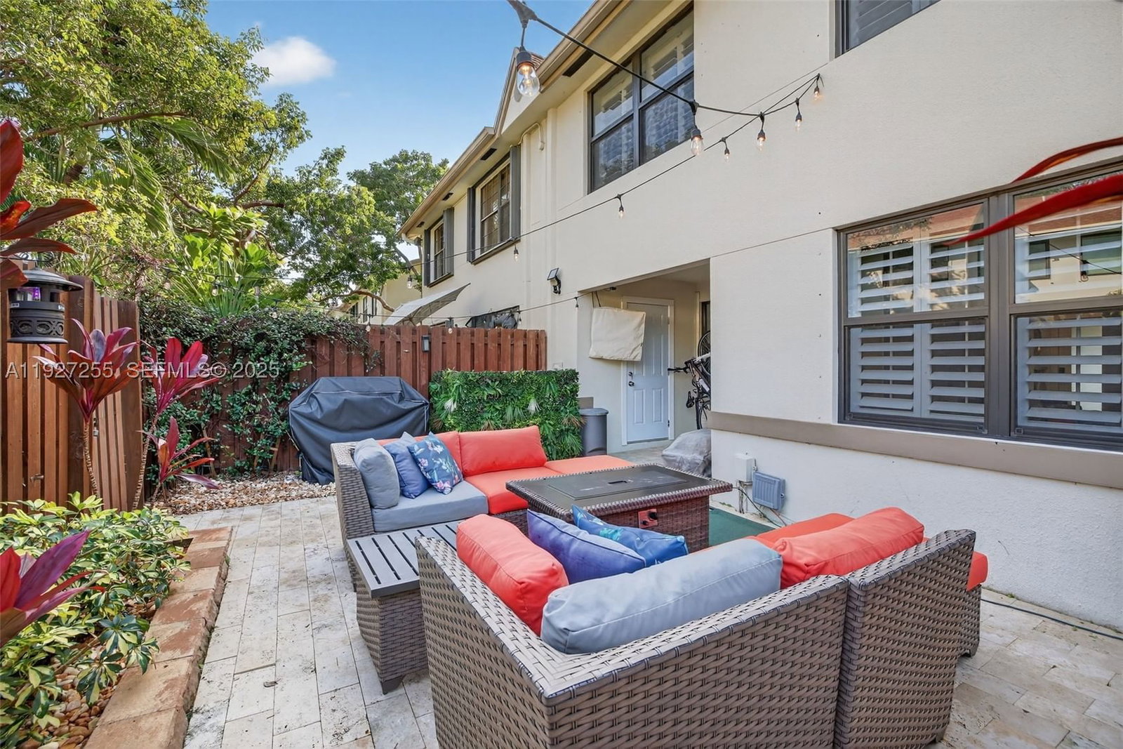 Real estate property located at 237 City View Dr #237, Broward, City View Townhomes, Fort Lauderdale, FL