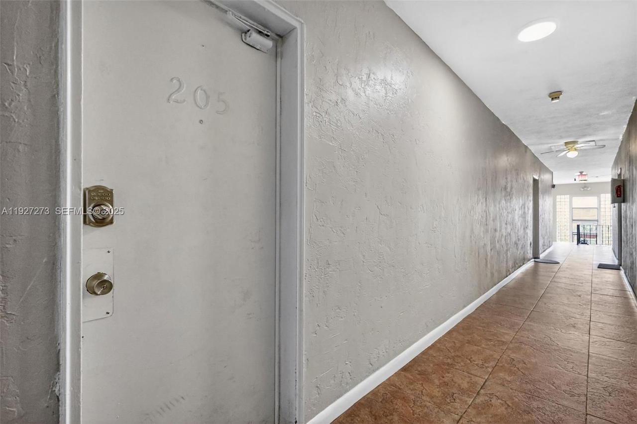 Real estate property located at 1555 Pennsylvania Ave #205, Miami-dade, Sobe Phoenix Condo, Miami Beach, FL